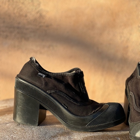 Vintage Canvas 90’s Guess 3 inch  Chunky heel. - Picture 3 of 7